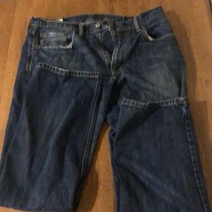 Levi’s W 34 L 32, dark wash jeans